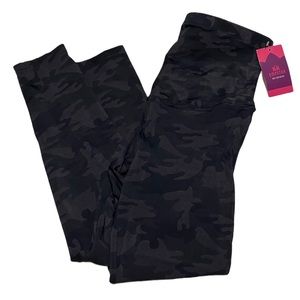NWT Empetua Camo Leggings